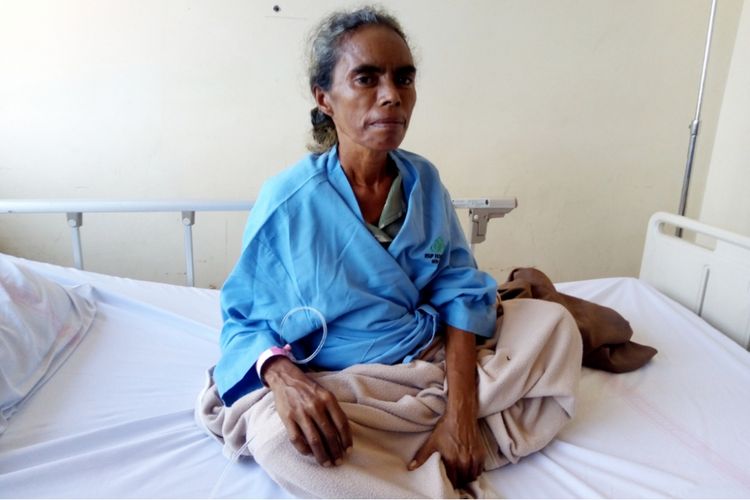 Fransiska Enga, kondisinya berangsur pulih setelah disedot isi perutnya oleh tim medis RSUP Fatmawati. 