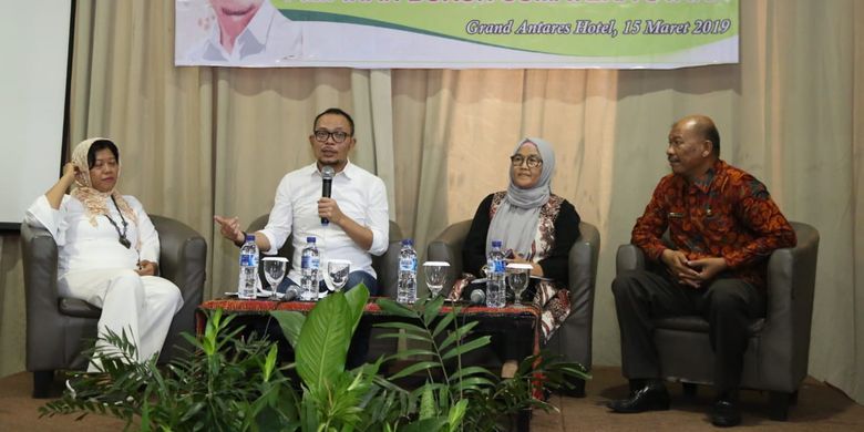 Menteri Ketenagakerjaan M Hanif Dhakiri membuka Rakerwil Konfederasi Serikat Buruh Sejahtera Indonesia (SBSI) Sumut 2019 bertema Mendorong Persaingan Dunia Usaha yang Sehat dengan Mengedepankan Dialog Sosial di Medan, Sumatera Utara, Jumat (15/3/2019).