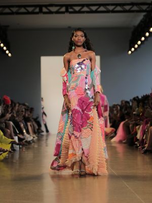 Rancangan Maggie Hutauruk-Eddy yang dipamerkan di ajang New York Fashion Week Fall/Winter dan Spring/Summer 2020.