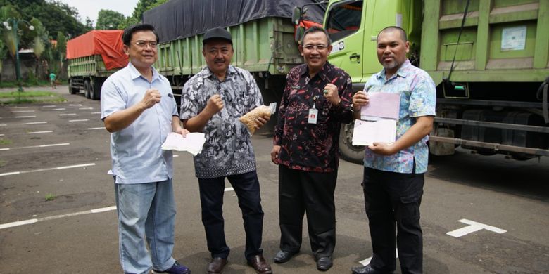 Kementerian Pertanian (Kementan) bergerak memfasilitasi distribusi jagung dari industri pakan ternak untuk kebutuhan peternak rakyat di berbagai sentra ayam petelur, Jumat (9/11/18).