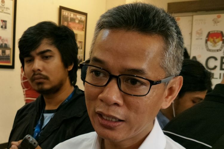 Komisioner Komisi Pemilihan Umum (KPU) RI Wahyu Setiawan ketika ditemui Kantornya, Jakarta, Jumat (27/4/2018). 