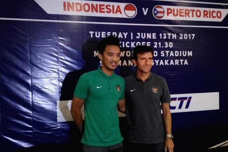 Luis Milla dan Bayu Pradana usai jumpa pers.