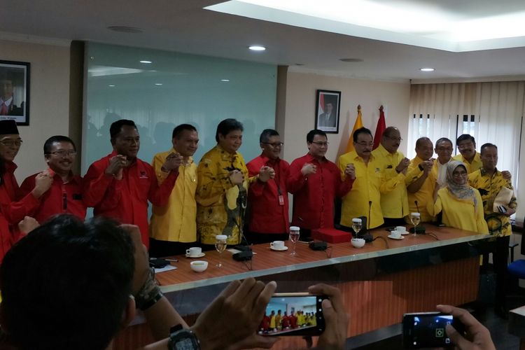 Petinggi Golkar dan PDIP di Kantor DPP Golkar, Jakarta, Selasa (20/3/2018)