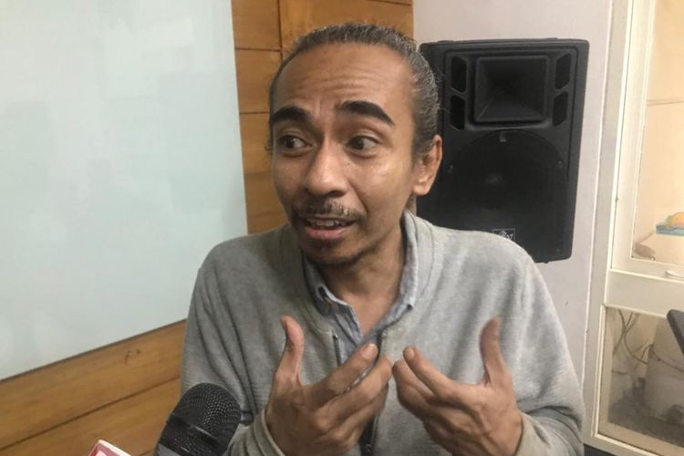 Direktur Monitoring Komite Independen Pemantau Pemilu (KIPP) Jojo Rohi di Kantor Indonesia Corruption Watch (ICW), Jakarta Selatan, Kamis (21/2/2019).