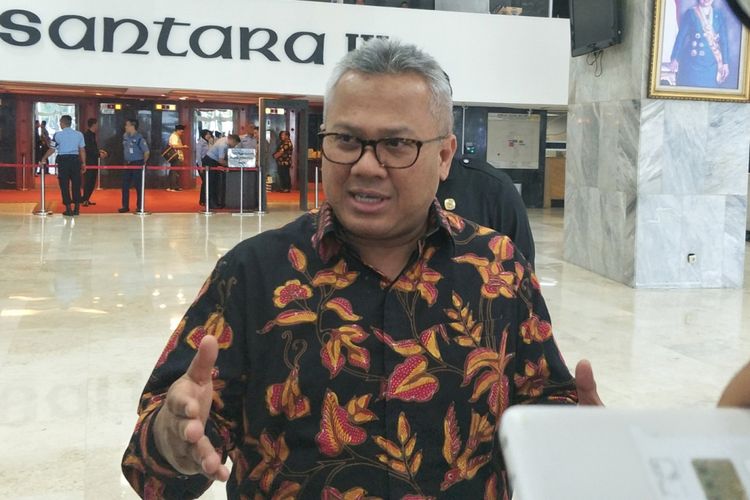 Ketua Komisi Pemilihan Umum (KPU) Arief Budiman saat ditemui seusai rapat konsultasi dengan Pimpinan DPR dan Pemerintah di Kompleks Parlemen, Senayan, Jakarta, Kamis (5/7/2018). 