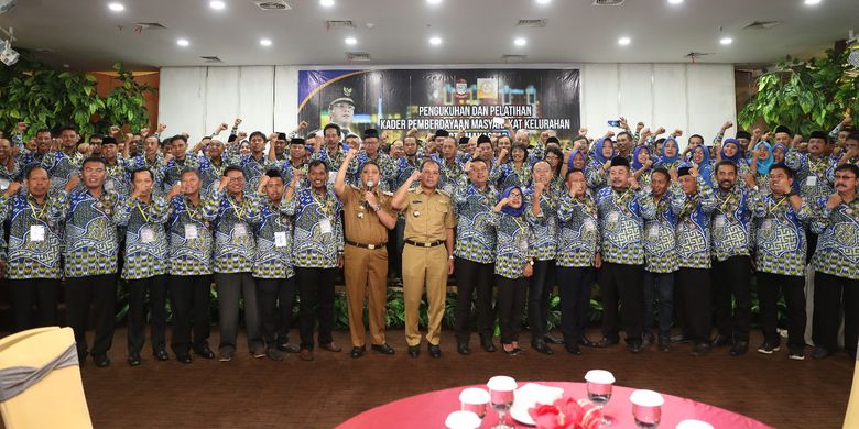 Wali Kota Makassar Danny Pomanto Lantik 153 KPM di Hotel Condotel, Senin (15/4/2019). 153 KPM ini dikukuhkan untuk masa jabatan 2019-2021.

