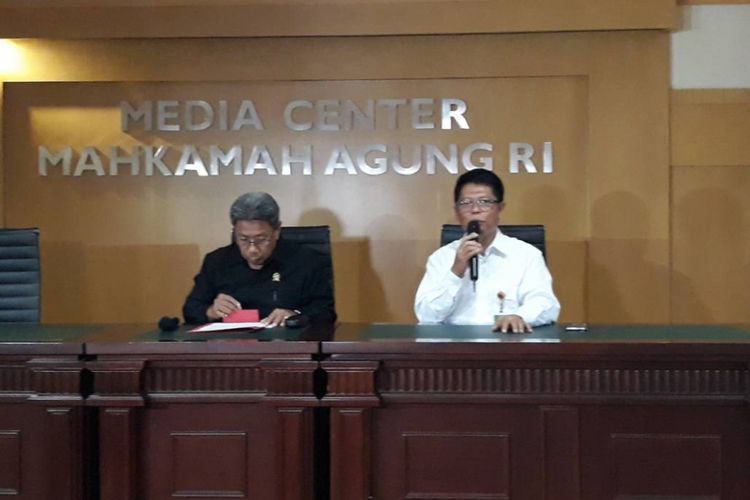 Konferensi pers Mahkamah Agung terkait adanya 4 hakim yang menjadi korban kecelakaan pesawat Lion Air, Senin (29/10/2018).