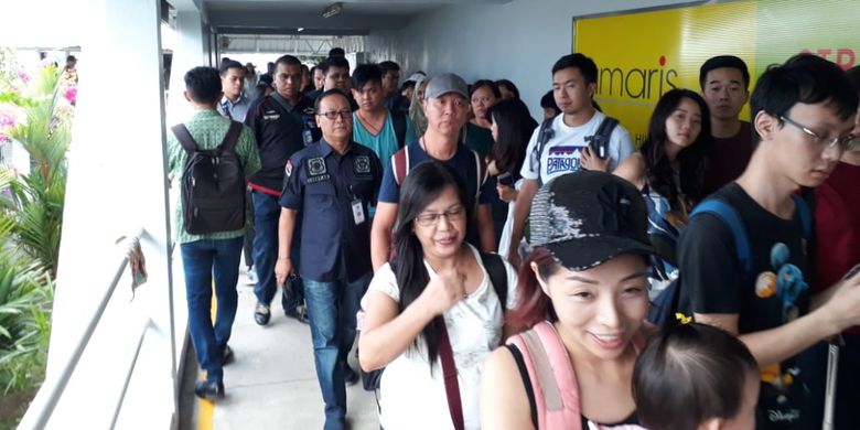 Kantor Imigrasi Kelas 1 Khusus Batam mencatat sedikitnya ada 51.555 Warga Negara Asing (WNA) berkunjung ke Batam, Kepulauan Riau (Kepri) sejak 20 Desember 2018 hingga 25 Desember 2018, Kamis (27/12/2018).