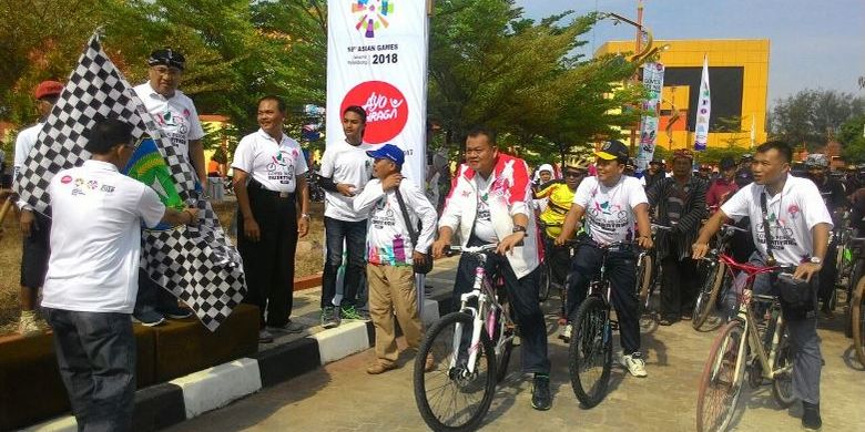 Sebanyak 3000 peserta memadati Gedung Mutiara Bangsa, Indramayu, Jawa Barat, Sabtu (14/10/2017), untuk memeriahkan event Gowes Pesona Nusantara yang mempunyai misi pencanangan Hari Bersepeda Nasional.