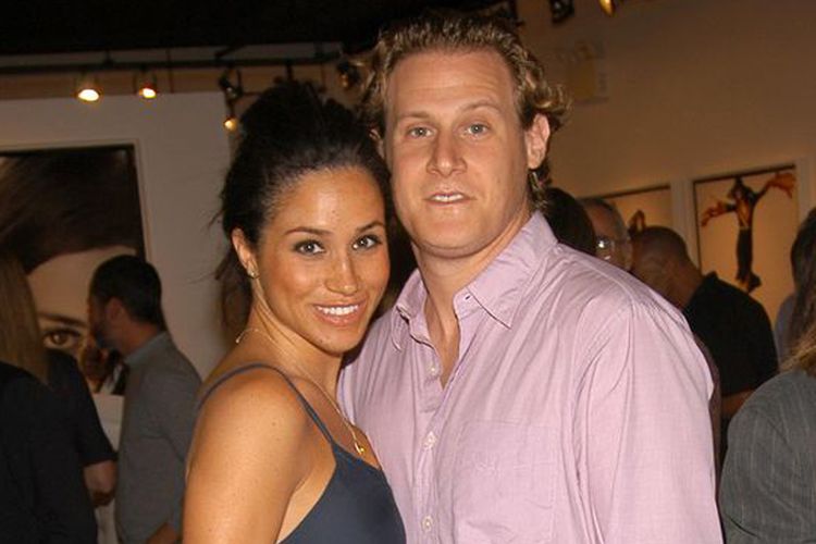 Meghan Markle dan Trevor Engelson ketika menghadiri sebuah acara di East Hampton, New York, 26 Agustus 2006.

