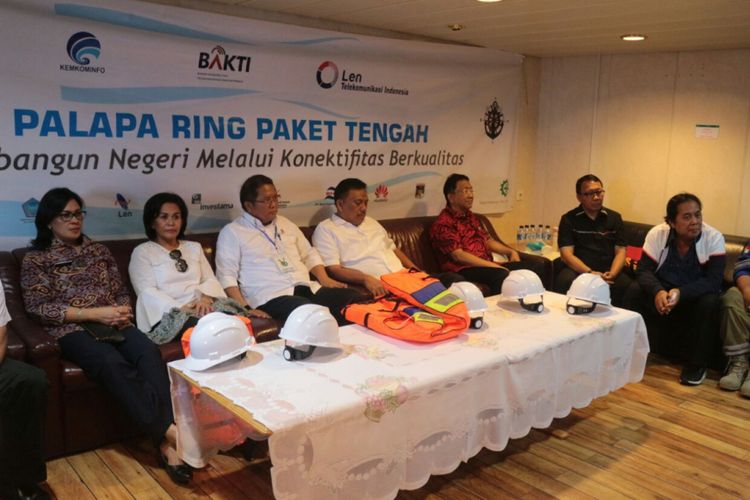 Pemerintah memastikan proyek Palapa Ring Paket Tengah rampung akhir tahun ini dan dapat beroperasi tahun depan. 