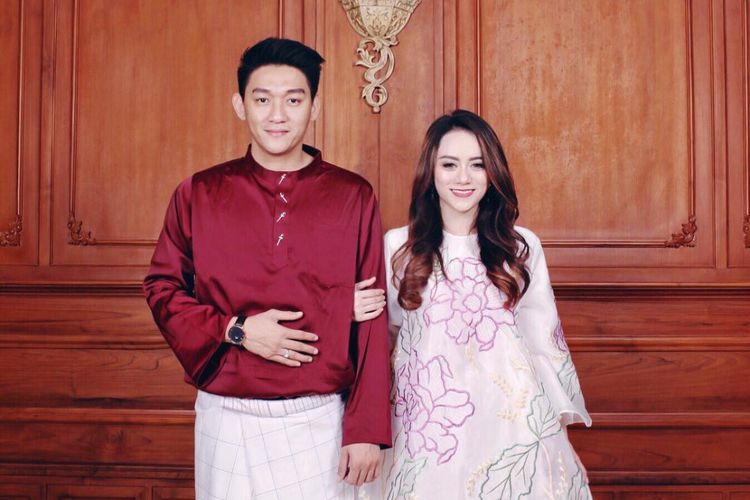 Ifan Seventeen dan istrinya Dylan Sahara.