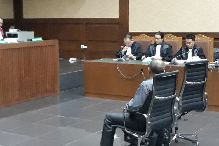 Mantan Ketua Pengadilan Tinggi Manado, Sudiwardono sampaikan pembelaan di Pengadilan Tipikor Jakarta, Rabu (23/5/2018).