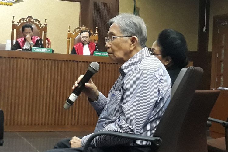 Mantan Kepala Badan Perencanaan Pembangunan Nasional (BPPN), Kwik Kian Gie saat bersaksi di Pengadilan Tipikor Jakarta, Kamis (5/7/2018).