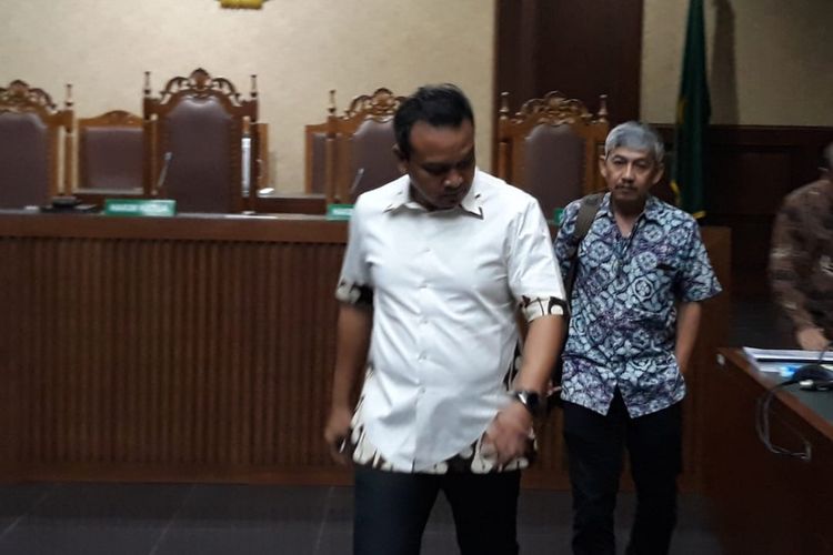 Mantan Direktur PT Murakabi Sejahtera, Irvanto Hendra Pambudi Cahyo divonis 10 tahun penjara oleh majelis hakim pada Pengdilan Tindak Pidana Korupsi Jakarta, Rabu (5/12/2018).