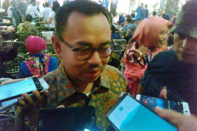 Calon gubernur Jawa Tengah, Sudirman Said seusai mengisi acara Refleksi 20 Tahun Reformasi Memaknai Pancasila dan UUD 1945 dalam Menghadapi Indonesia Darurat Korupsi di Solo, Jawa Tengah, Sabtu (9/6/2018).