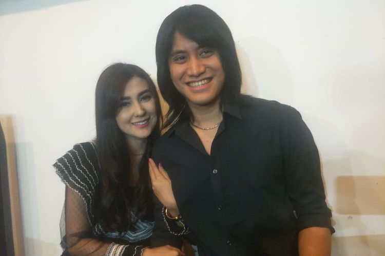 Kevin Aprilio dan Vicy Melanie saat ditemui di kawasan Lebak Bulus, Jakarta Selatan, Sabtu (22/6/2019).