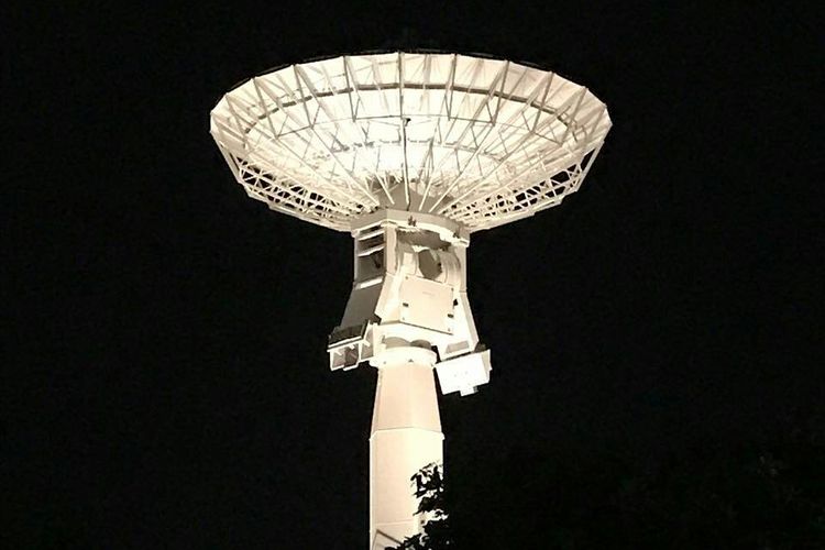 Antena Full Motion terbesar di Indonesia milik LAPAN di Pusat Teknologi Satelit LAPAN, Bogor, Jawa Barat. siap diresmikan, Selasa (3/4/2018).