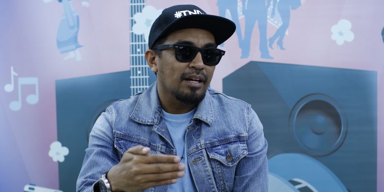 Penyanyi Glenn Fredly saat wawancara di kantor redaksi Kompas.com, Jakarta, Selasa (19/9/2017). Ia tengah mempersiapkan konser bertajuk Tanda Mata Glenn Fredly untuk Slank 30 September 2017 mendatang.