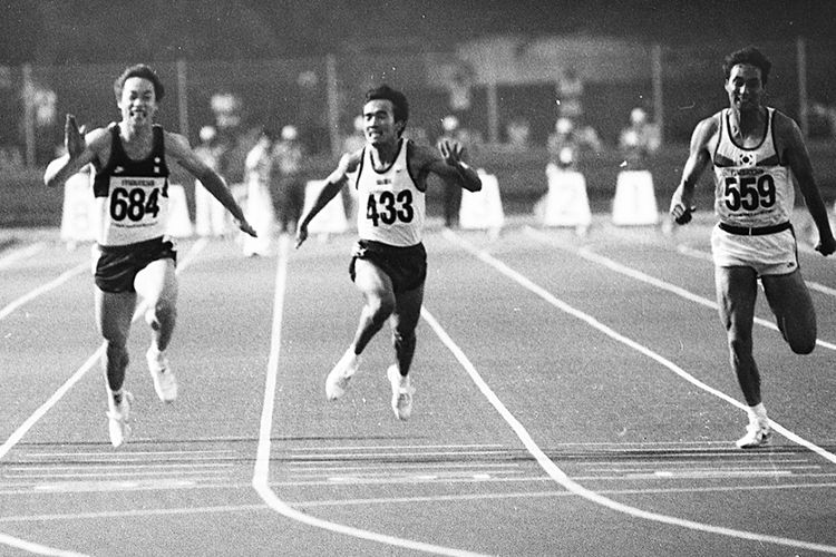 Purnomo (433) meraih medali perak nomor 100 m dan memecahkan rekor Asia 0,01 detik lebih cepat. Medali emas disabet sprinter Cina Zheng Chen (684) yang juga memecahkan rekor Asia dengan waktu 10,28 detik lebih cepat 0,06 detik. Medali perunggu diraih Korea Jang Jae Kun (559).