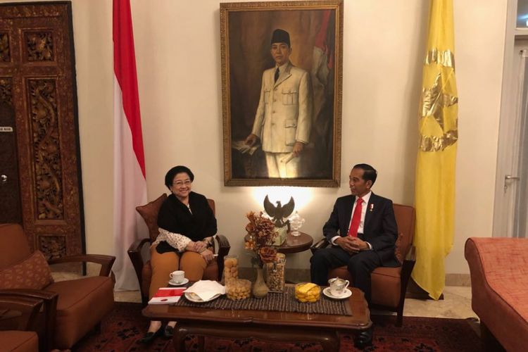 Presiden Joko Widodo dan Ketua Umum PDI Perjuangan Megawati Soekarnoputri melakukan pertemuan di Istana Batu Tulis, Bogor, Jawa Barat, Selasa (20/2/2018) malam.