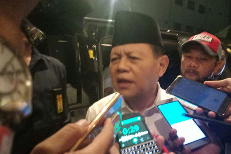 Calon Gubernur Jabar no urut 3, Sudrajat yang ditemui wartawan usai Debat Pilgub Jabar 2018 terakhir di Grand Ballroom Sudirman, Jalan Sudirman, Kota Bandung.
