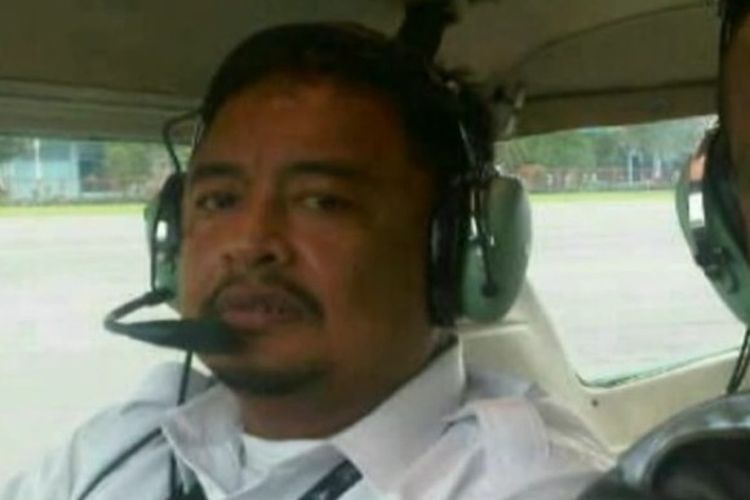 Kolonel Penerbang MJ Hanafie (49) tewas dalam insiden kecelakaan pesawat latih berjenis Super Decathlon di Bandara Tunggul Wulung, Desa Tritih Lor, Kecamatan Jeruklegi, Cilacap, Jawa Tengah, Selasa (20/3/2018) sekitar pukul 15.25 WIB.
