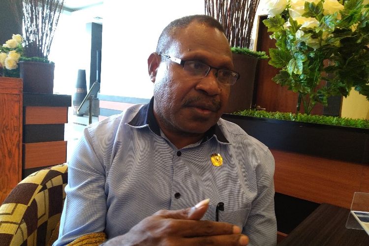 Ketua KPU Papua, Theodorus Kossay