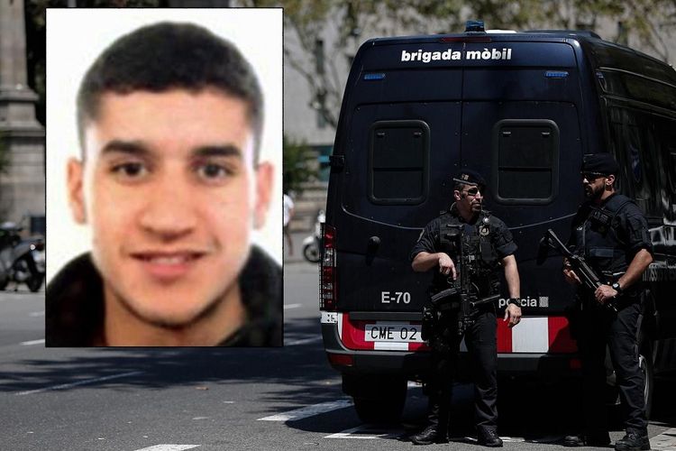 Younes Abouyaaqoub, tersangka utama pengendara mobil van yang menyerang kerumunan massa hingga menewaskan belasan orang di Barcelona, Spanyol. Ia kini buron. Polisi Spanyol memperluas perburuan ke negara-negara Eropa lainnya.