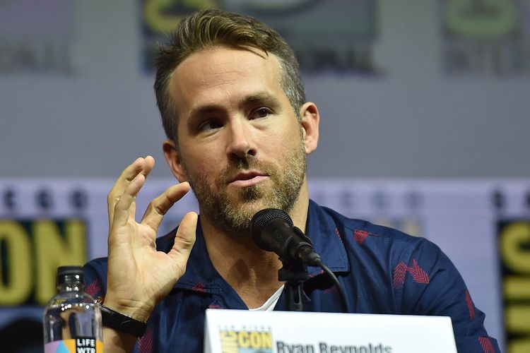 Aktor dari Kanada Ryan Reynolds berbicara dalam panel Deadpool 2 pada ajang San Diego Comic Con, California, AS, Sabtu (21/7/2018). 