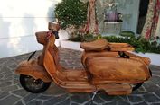 Unik, Vespa Berbodi Kayu Jati dari Jepara