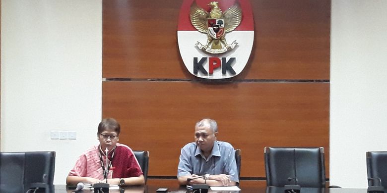 Ketua KPK Agus Rahardjo mengumumkan penetapan tersangka Bupati Pakpak Bharat di Gedung KPK Jakarta, Minggu (18/11/2018).