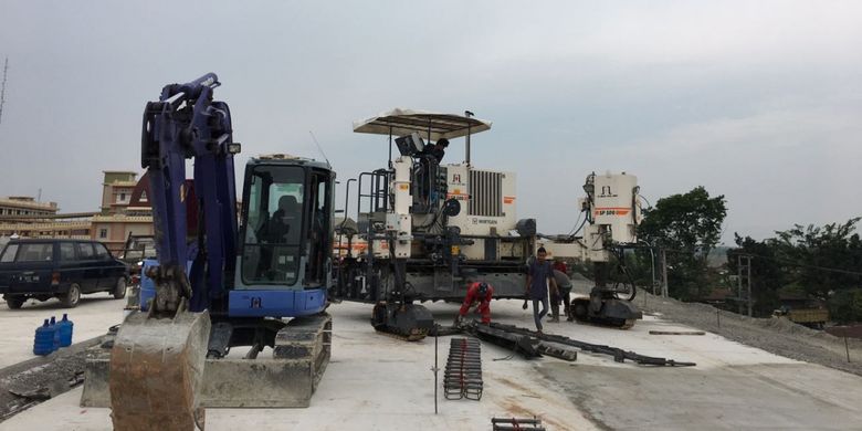 Pekerjaan percepatan infrastruktur Jalan Tol Trans Sumatera masih terus berlangsung.