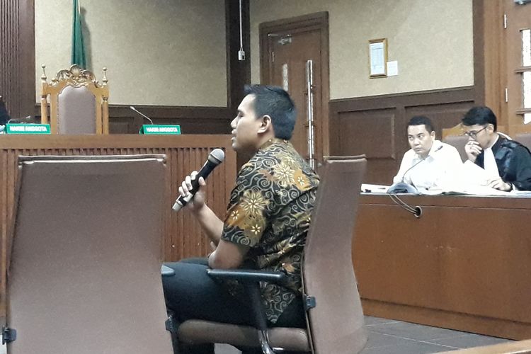 Pegawai PT Merial Esa Muhammad Adami Okta bersaksi di Pengadilan Tipikor Jakarta, Senin (27/8/2018).