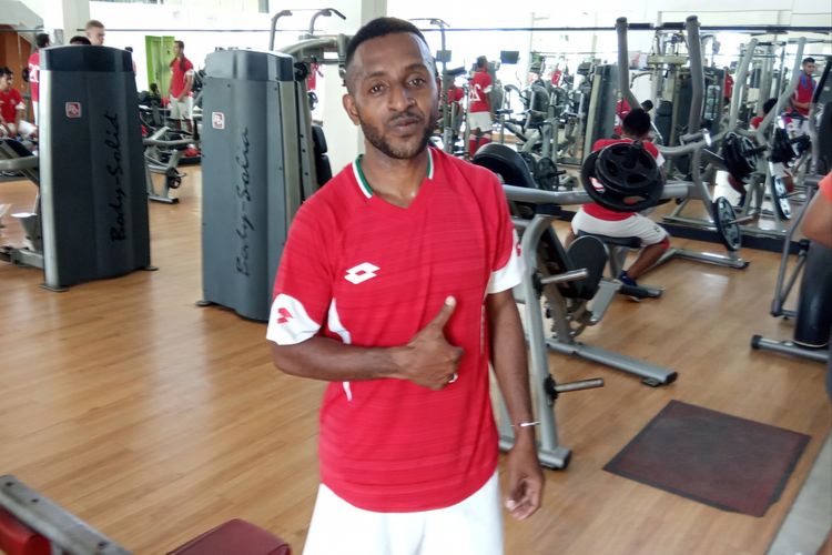 Boas Atururi saat latihan gym di Padang,  Rabu (13/2/2019) 