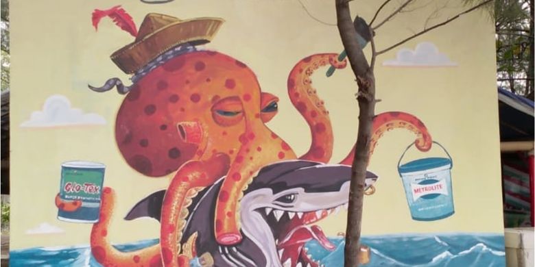 Pengecatan dilakukan meliputi gerbang utama pantai, penambahan mural, 97 kios warga yang berjualan ikan asin, terasi, kuliner lesehan dan suvenir di sekitar pantai hingga sebagian rumah di Kampung Muarareja. 