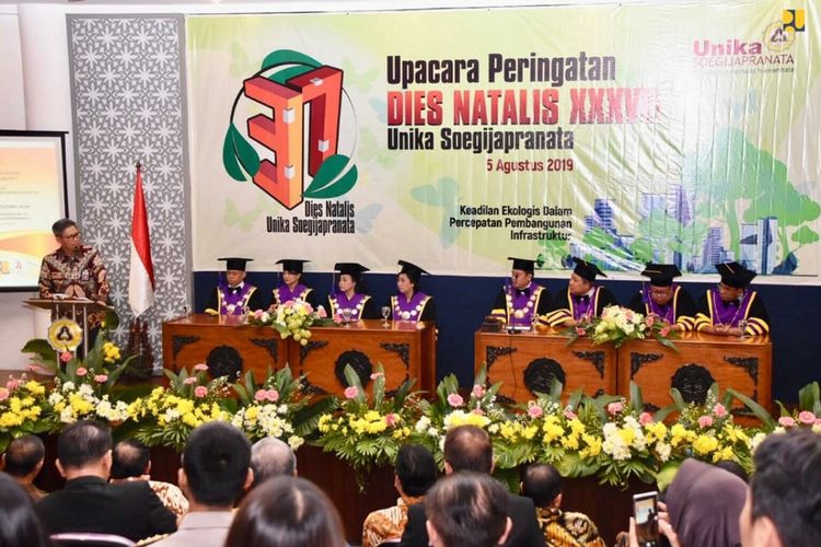 Peringatan Dies Natalis Ke-37 Unika di Auditorium Unika Soegijapranata Semarang, Jawa Tengah, Senin (5/8/2019), 
