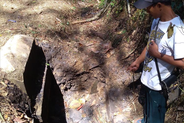 Lokasi penemuan potongan tubuh yang terbakar di Dusun Plandi, Desa Watuagung, Kecamatan Tambak, Kabupaten Banyumas, Jawa Tengah, Selasa (9/7/2019).
