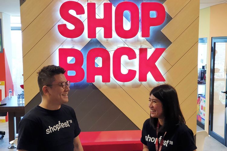 Co-founder Shopback, Joel Leong dan Head of Business Development ShopBack, Yolanda Margaretha, dalam acara temu media di Jakarta, Rabu (21/8/2019).
