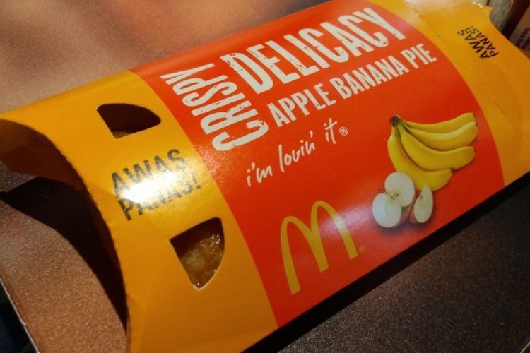 Pie apel dan pisang dari McDonalds Indonesia.