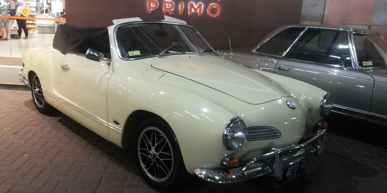 Volkswagen Karmann Ghia, salah satu mobil klasik yang keberadaannya tergolong langka di Indonesia.