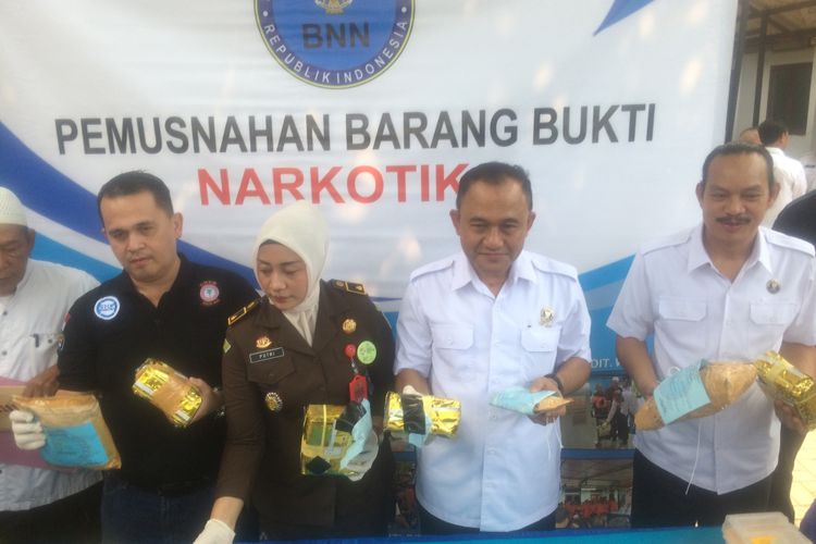 Kepala Badan Narkotika Nasional (BNN) Heru Winarko Badan Narkotika Nasional (BNN) kembali menggelar pemusnahan barang bukti narkotika halaman parkir gedung BNN Cawang, Jakarta, Rabu (30/5/2018).