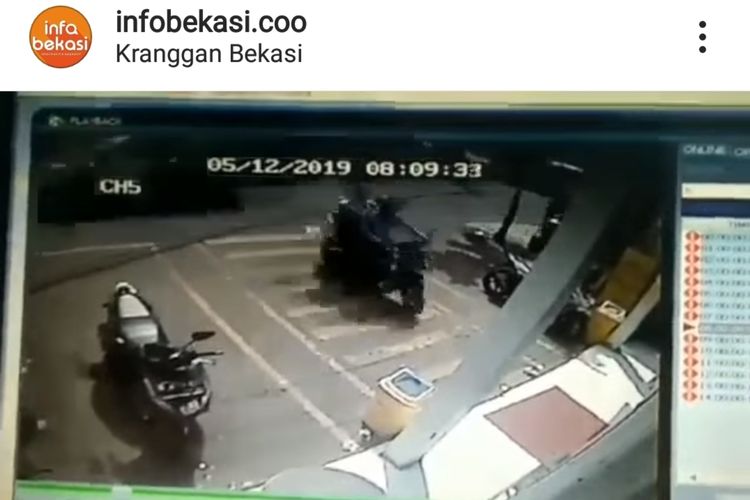 Bidik layar Rekaman CCTV aksi pencurian sepeda motor dalam hitungan detik di sebuah minimarket di Jalan Raya Kranggan, Jatisampurna, Kota Bekasi, Minggu (12/5/2019).