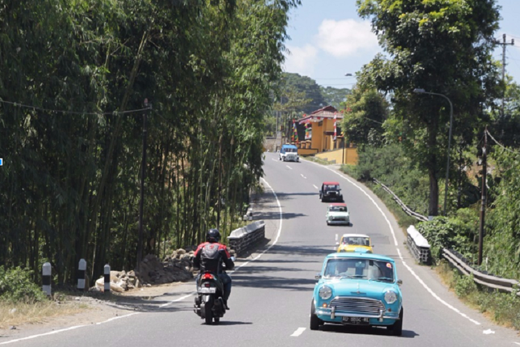 Mobil-mobil Mini klasik yang mengikuti touring Jakarta-Bali dalam rangkaian Touring Jakarta Morris Club (JMC) 2018 pada 17-20 Agustus 2018. 