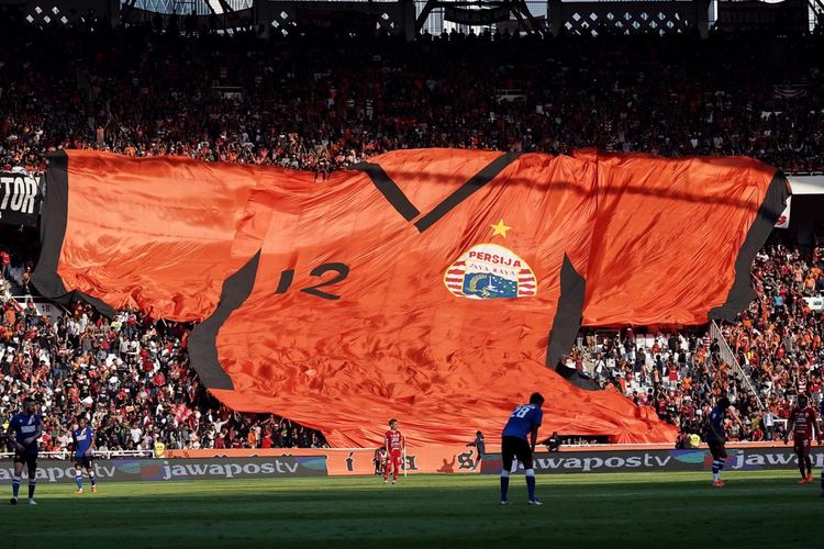 Atmosfer Stadion Utama Gelora Bung Karno saat laga  Persija Jakarta vs PSM Makassar, Minggu (21/7/2019),