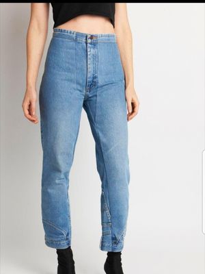 Jeans terbalik dari CIE DENIM