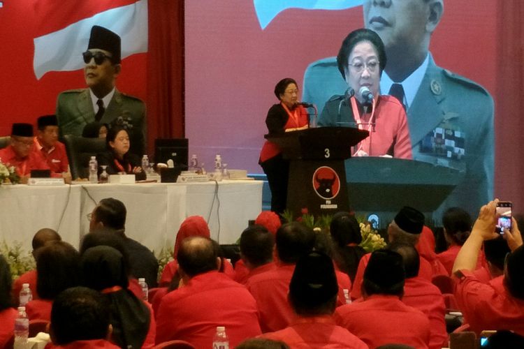 Ketya Umum PDI-P Megawati Soekarnoputri memberi pengarahan dalam acara pembekalan caleg DPR periode 2019-2024