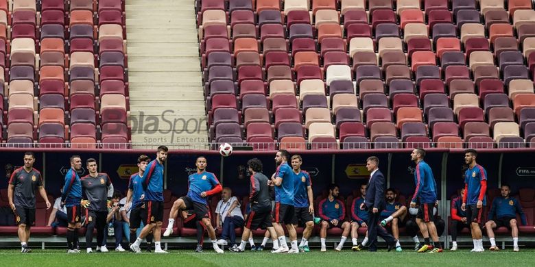 Skuad timnas Spanyol di sesi latihan terbuka yang bergulir di Stadion Luzhniki, Moskwa, Sabtu (30/6/2018).