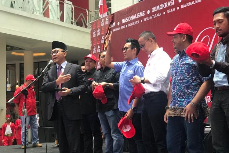 Ketua MPR RI Zulkifli Hasan acara deklarasi organisasi masyarakat Gerakan Arah Baru Indonesia (GARBI) DKI Jakarta, di Epicentrum Walk, Jakarta Selatan, Minggu (3/3/2019). 