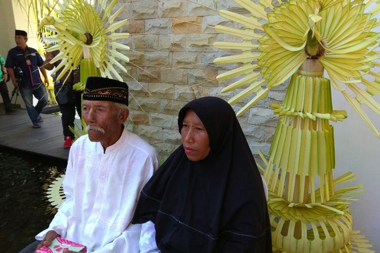 Pasangan Masjuki dan Juriyah saat sidang isbat nikah di Pemda Banyuwangi Jumat (28/7/2017)